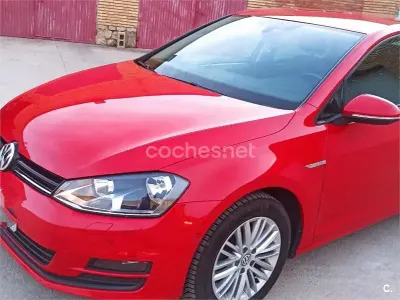 Usado VW Golf VII Edition 110 CV (80 kW) 2015 Rojo Berlina