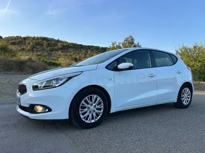 Usado Kia Ceed GT 90 CV (66 kW) 2014 Blanco Berlina