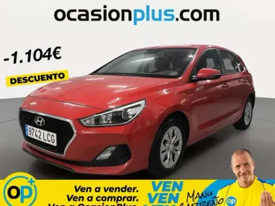 Usado Hyundai i30 120 CV (88 kW) 2019 Rojo Utilitario