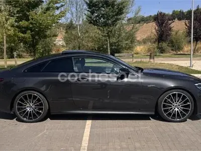 Usado Mercedes E220 194 CV (142 kW) 2021 Negro Coupe