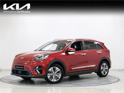 Käytetty Kia e-Niro 150 kW (204 HP) 2022 Punainen Katumaasturi