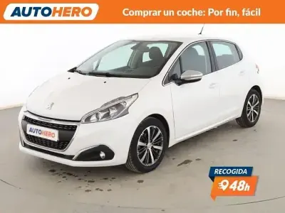 Usado Peugeot 208 Allure 110 CV (80 kW) 2016 Blanco Utilitario