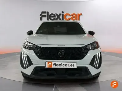 Usado Peugeot 2008 Active 100 CV (73 kW) 2023 Blanco SUV