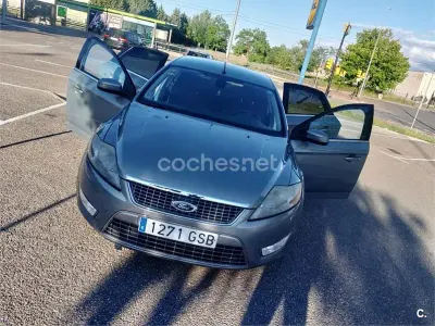 Usado Ford Mondeo Ambiente 125 CV (91 kW) 2009 Gris / plata Berlina