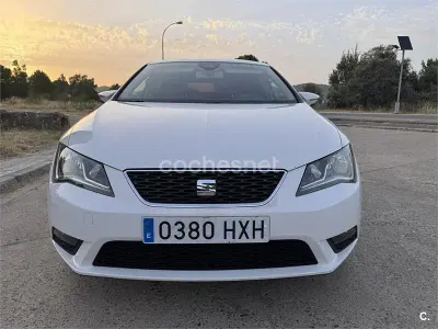 Usado Seat Leon I-Tech 105 CV (77 kW) 2014 Blanco Berlina
