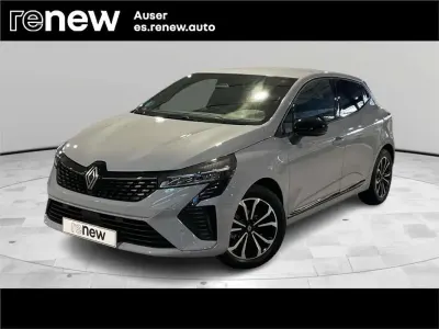Usado Renault Clio Techno 101 CV (74 kW) 2025 Gris Utilitario