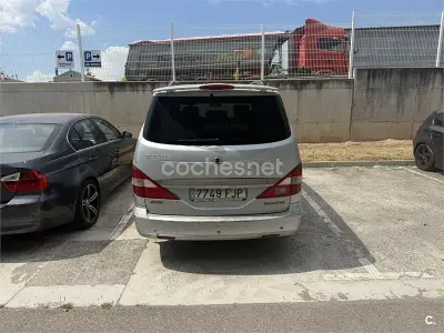 Usado SsangYong Rodius Limited 165 CV (121 kW) 2006 Gris / plata Monovolumen