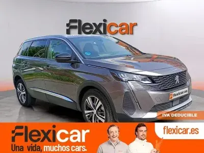 Usado Peugeot 5008 Allure 136 HP (100 kW) 2024 Cinzento SUV