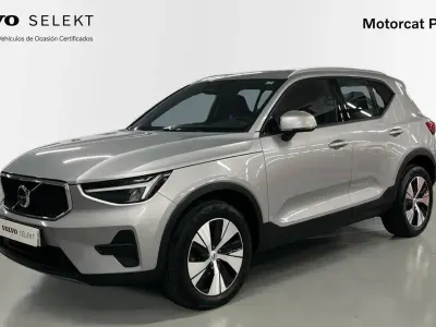 Usado Volvo XC40 Core 163 CV (119 kW) 2024 Silver dawn SUV