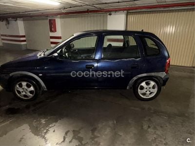 Usado Opel Corsa Eco 54 CV (39 kW) 2000 Azul Berlina