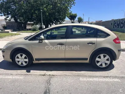 Usado Citroën C4 110 CV (80 kW) 2006 Beige Berlina