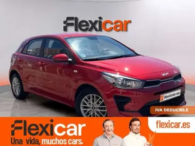 Usado Kia Rio 101 CV (74 kW) 2021 Rojo Utilitario