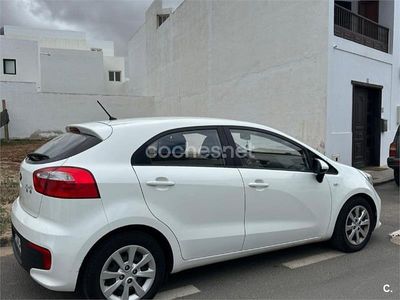Usado Kia Rio 84 CV (61 kW) 2016 Blanco Utilitario