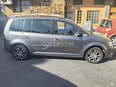 Usado VW Touran Highline 140 CV (102 kW) 2006 Gris / plata Monovolumen
