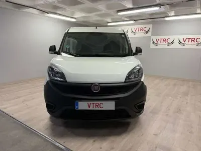 Usado Fiat Doblò 120 CV (88 kW) 2021 Blanco Monovolumen