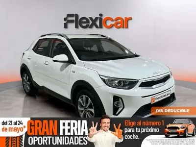 Usado Kia Stonic 101 CV (74 kW) 2021 Blanco SUV