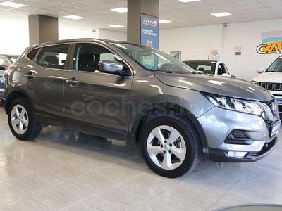 Usado Nissan Qashqai Acenta 115 CV (84 kW) 2020 Gris / plata SUV
