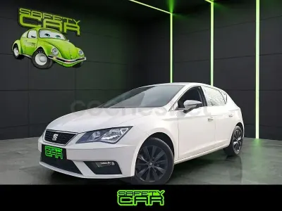 Usado Seat Leon Style 130 CV (95 kW) 2018 Blanco Berlina