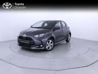 Usado Toyota Yaris Active 116 CV (85 kW) 2025 Gris Utilitario
