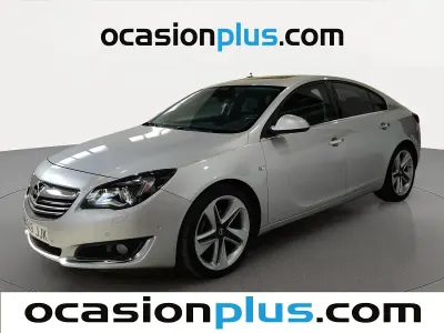 Usado Opel Insignia Sportive 170 CV (125 kW) 2015 Gris plata Berlina