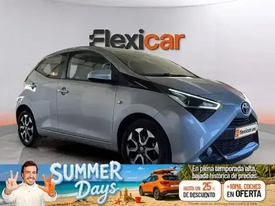 Usado Toyota Aygo X-play 72 CV (52 kW) 2021 Gris Utilitario