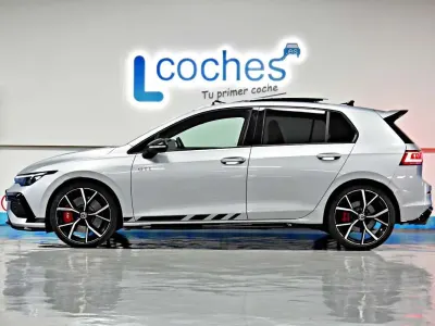 Usado VW Golf VIII GTI 300 CV (220 kW) 2025 Gris Utilitario