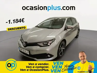Usado Toyota Auris Hybrid 136 CV (100 kW) 2018 Gris Berlina