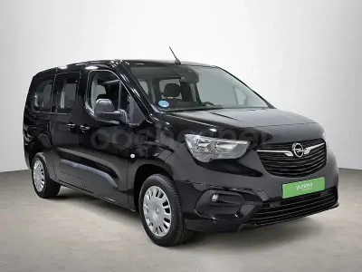 Usado Opel Combo Life 102 CV (75 kW) 2022 Negro Monovolumen
