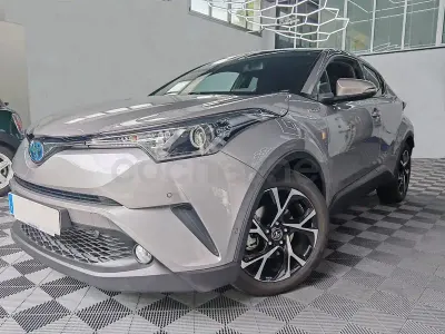 Usado Toyota C-HR Advance 122 CV (89 kW) 2019 Gris / plata SUV