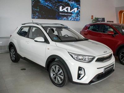 Blanco Usado 2024 Kia Stonic SUV | 19.050 € (Un poco caro)