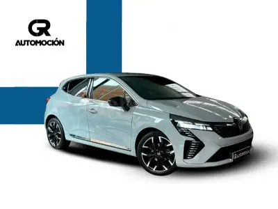Używany Renault Clio V Techno 90 KM (66 kW) 2024 Szary Sedan/Limuzyna