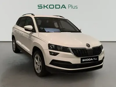 Usado Skoda Karoq Ambition 150 CV (110 kW) 2020 Blanco SUV