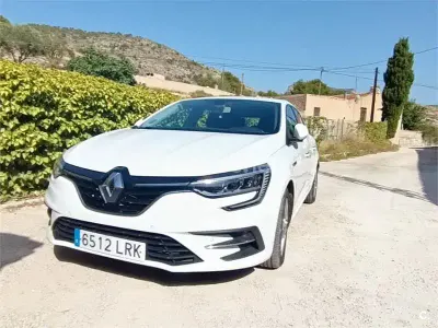 Usado Renault Mégane II Business 115 CV (84 kW) 2021 Blanco Berlina