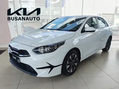 Uusi Kia Ceed 100 HP (73 kW) 2025 Valkoinen Viistoperä