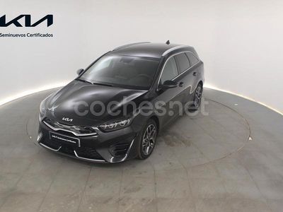 Usado Kia Ceed 141 CV (103 kW) 2024 Negro Utilitario