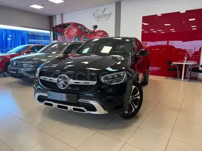 Usado Mercedes GLC300e 320 CV (235 kW) 2021 Negro SUV