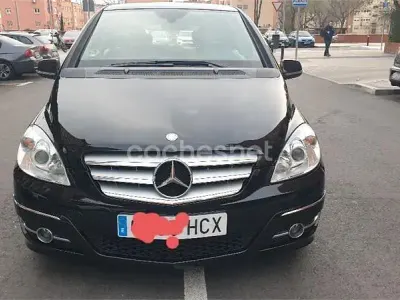 Käytetty Mercedes B180