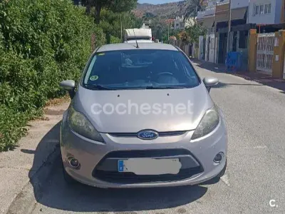 Usado Ford Fiesta Trend 68 CV (50 kW) 2011 Blanco Berlina