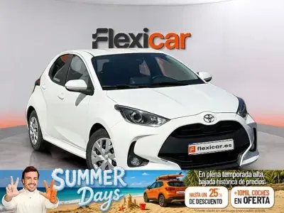 Usado Toyota Yaris 72 CV (52 kW) 2023 Blanco Utilitario