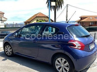 Usado Peugeot 208 Active 82 CV (60 kW) 2012 Azul Utilitario