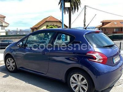Azul Usado 2012 Peugeot 208 Active Utilitario | 4100 € (Precio justo)