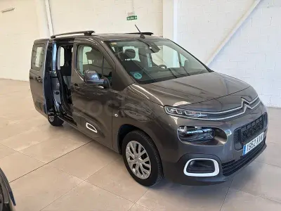 Usado Citroën Berlingo Feel 102 CV (75 kW) 2019 Marrón Monovolumen
