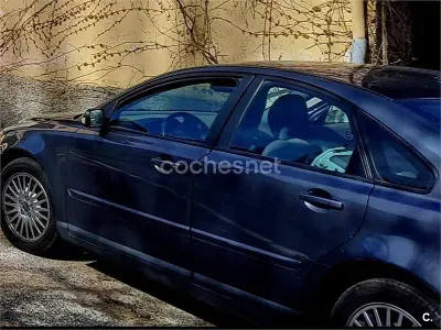 Usado Volvo S40 Momentum 136 CV (100 kW) 2006 Gris / plata Berlina