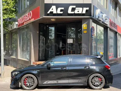 Usado Mercedes A45 AMG 421 CV (309 kW) 2023 Negro Utilitario