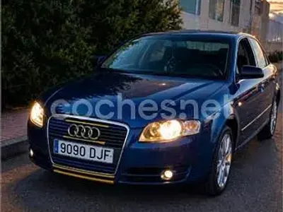 Usado Audi A4 140 CV (102 kW) 2005 Azul Berlina