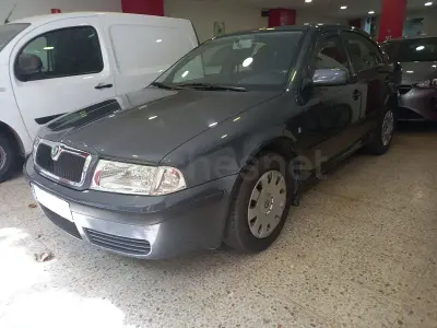 Usado Skoda Octavia 102 CV (75 kW) 2009 Azul Berlina
