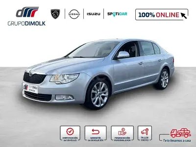 Usado Skoda Superb Active 140 CV (102 kW) 2013 Gris / plata Berlina