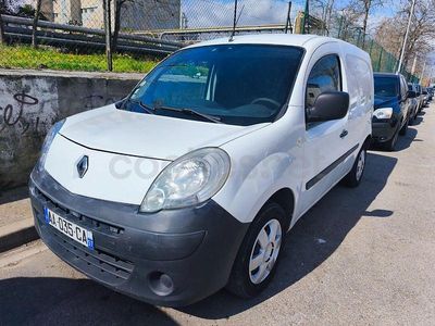 Usado Renault Kangoo 85 CV (62 kW) 2012 Blanco Monovolumen