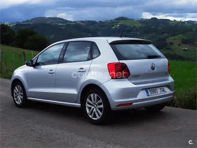 Usado VW Polo Advance 90 CV (66 kW) 2016 Gris / plata Berlina