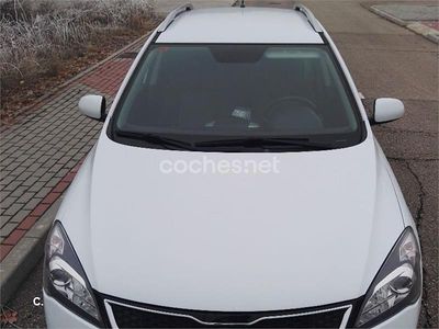Blanco Usado 2012 Kia Ceed Plus Utilitario | 3990 €